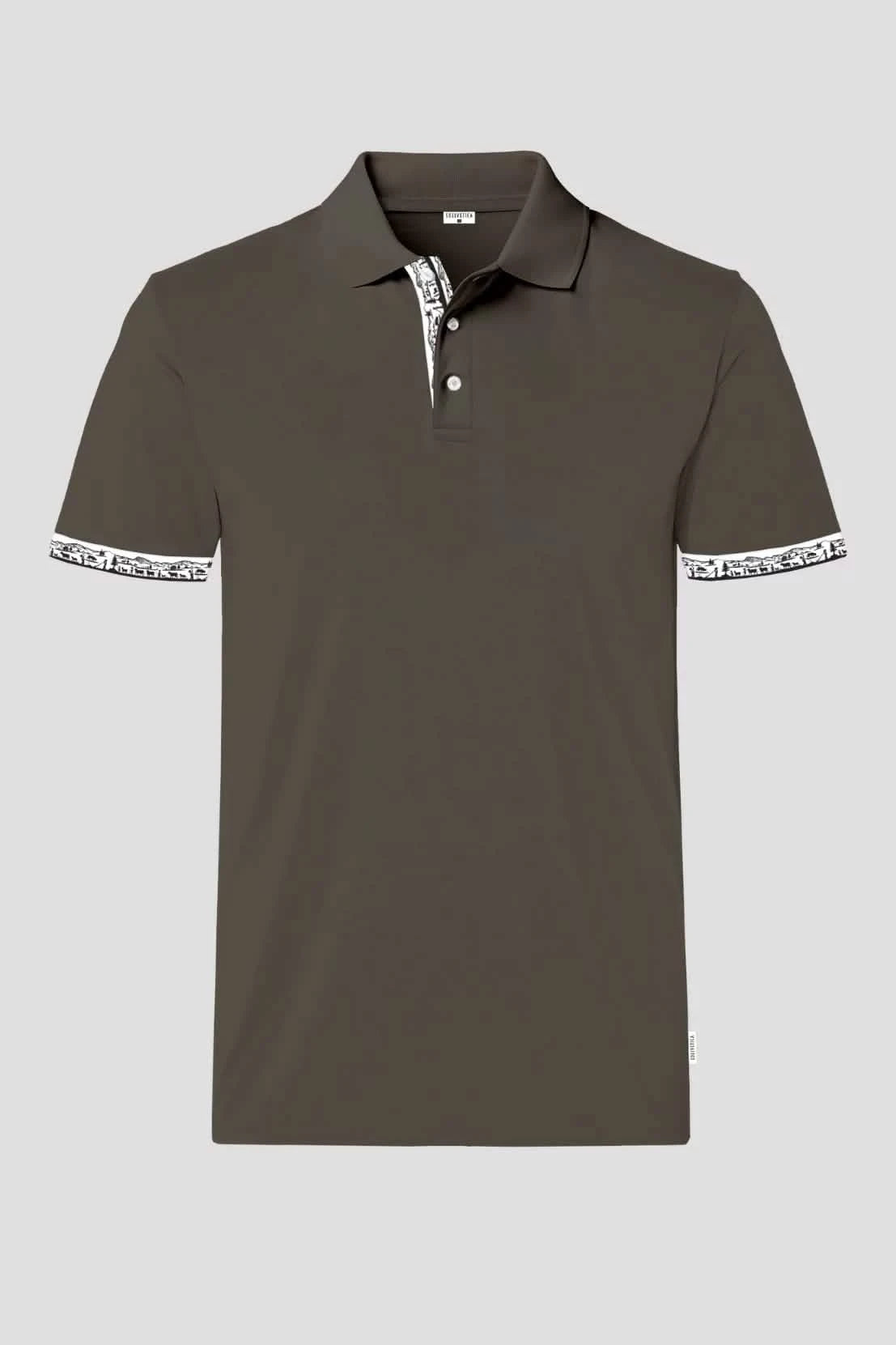 Herren Scherenschnitt Polo-Shirt von Edelvetica, gekennzeichnet durch einzigartige Scherenschnitt-Details am Kragen und den Armabschlüssen. Dieses elegante Polo-Shirt verbindet traditionelle Schweizer Kunst mit modernem Stil und bietet eine stilvolle Option für diverse Anlässe. Perfekt für eine anspruchsvolle Garderobe, die traditionelle Elemente und zeitgenössische Mode vereint.