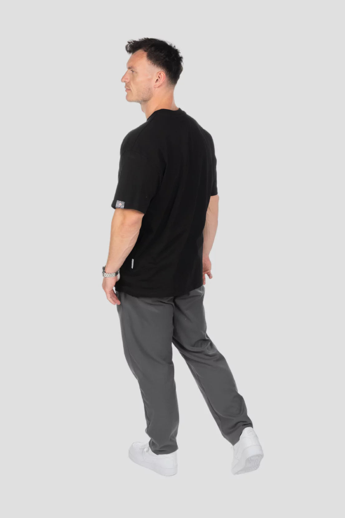 T-Shirt Edelweiss Oversized Light Herren mit dezentem Edelweiss-Badge am Arm – Oversized Fit aus 100 % Baumwolle