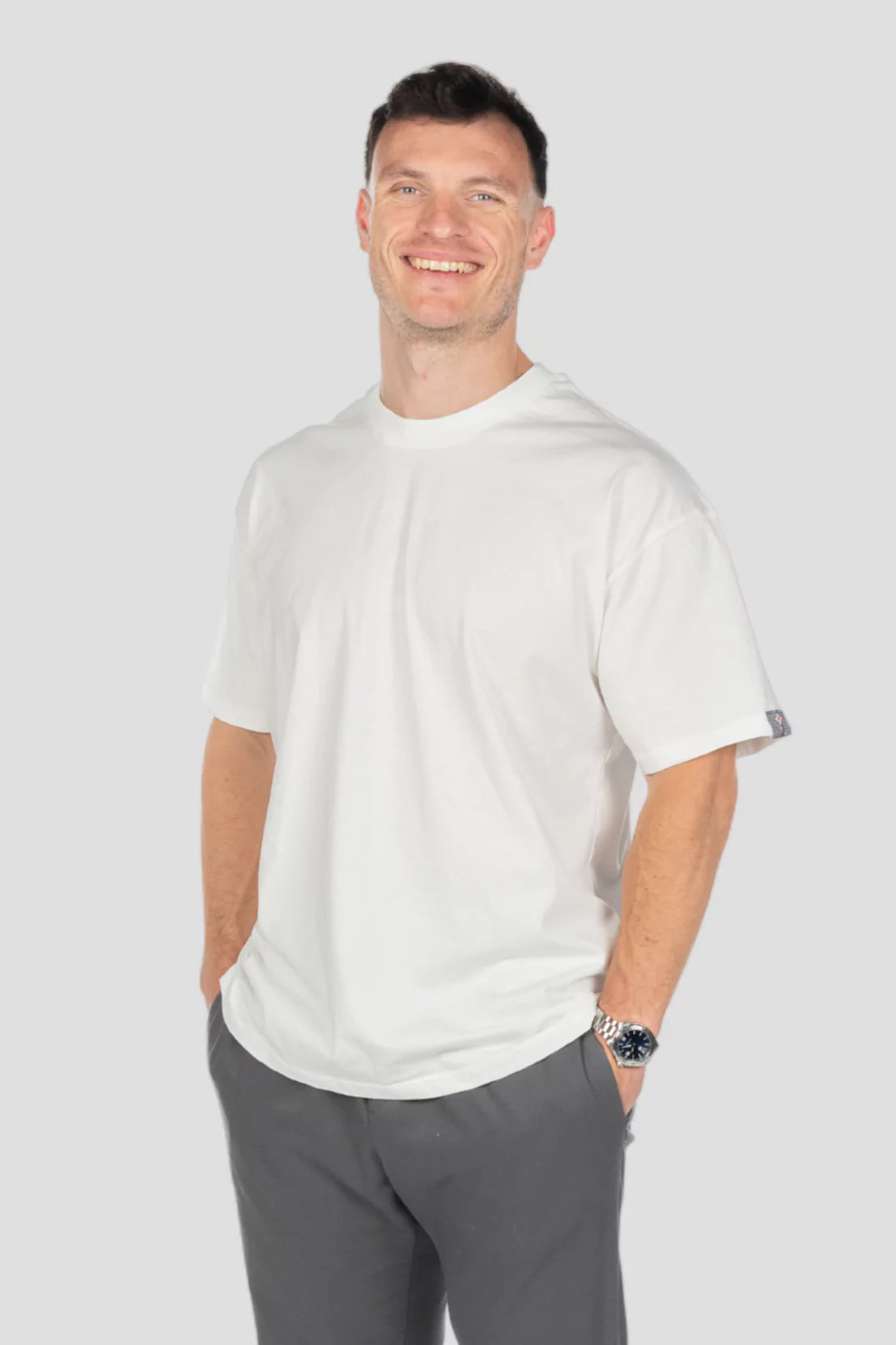 T-Shirt Edelweiss Oversized Light Herren mit dezentem Edelweiss-Badge am Arm – Oversized Fit aus 100 % Baumwolle