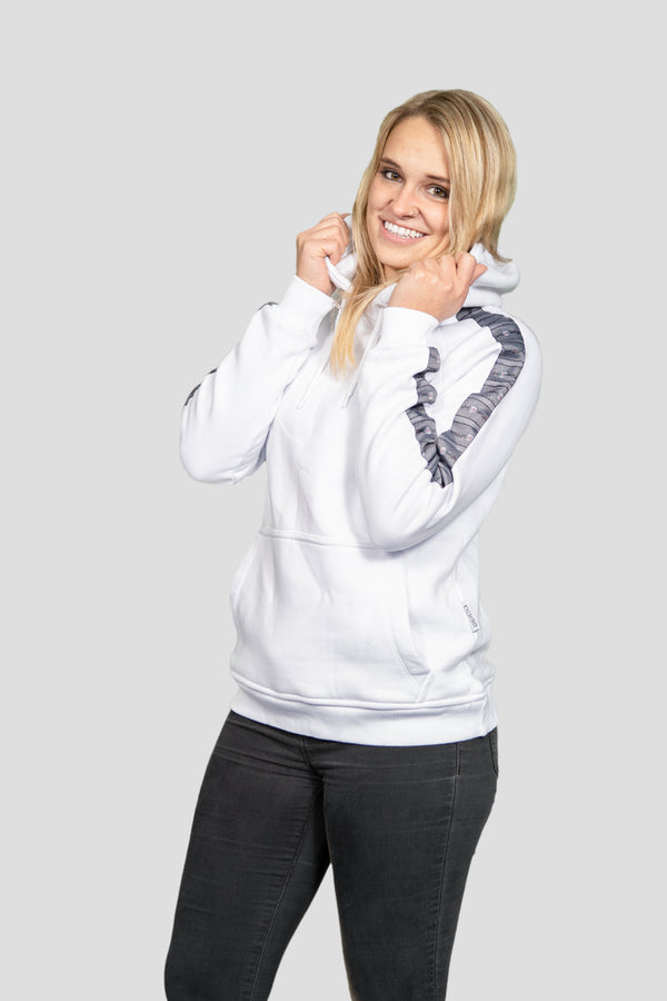 Damen Edelweiss-Kapuzenpullover – Gemütlicher Hoodie mit traditionellem Edelweiss-Muster an den Ärmeln. Weiche Baumwollmischung, lockere Passform, ideal für Freizeit und Outdoor. Schweizer Design von Edelvetica.