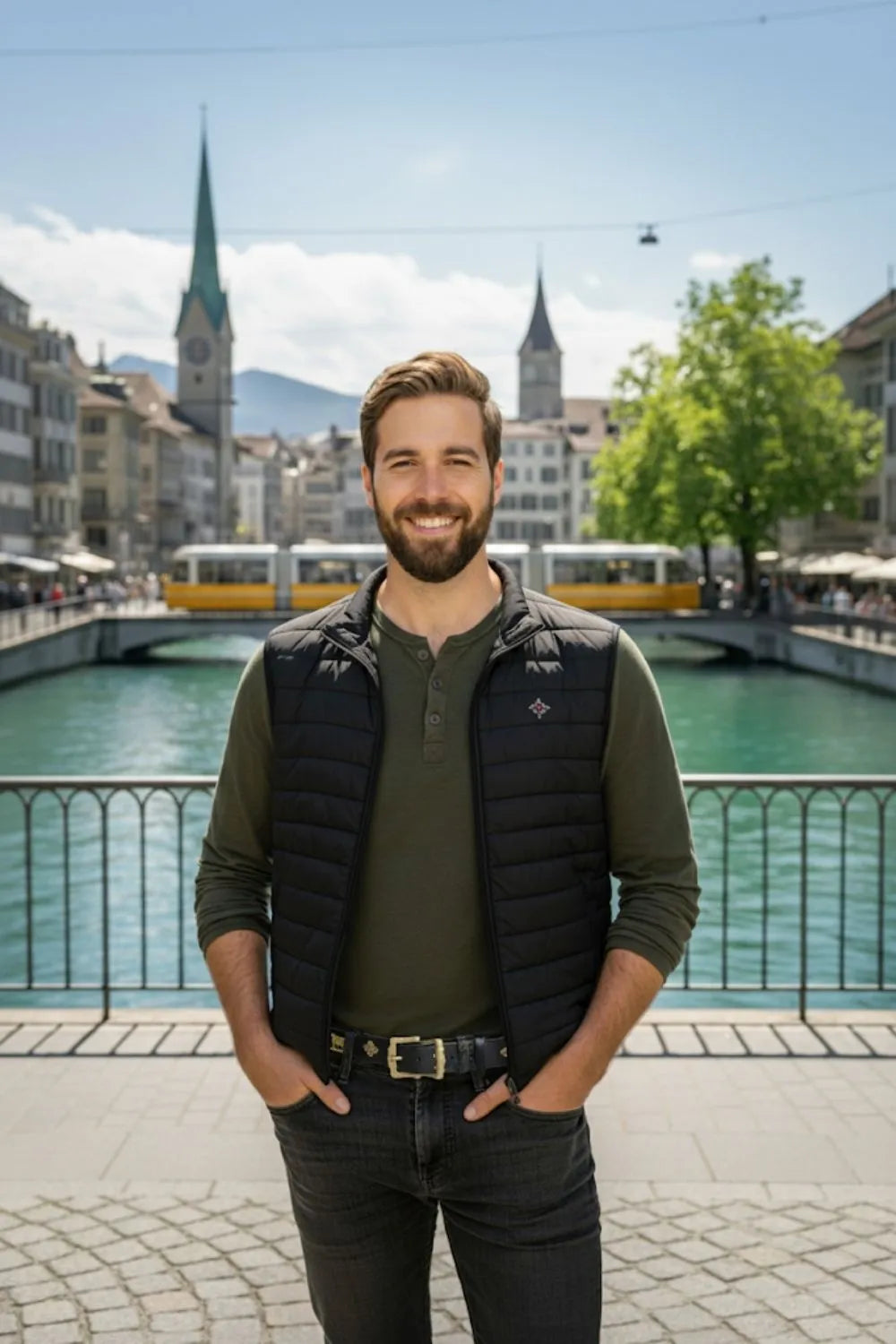 Edelvetica Gürtel Schwarz mit Goldenen Trachtenornamenten