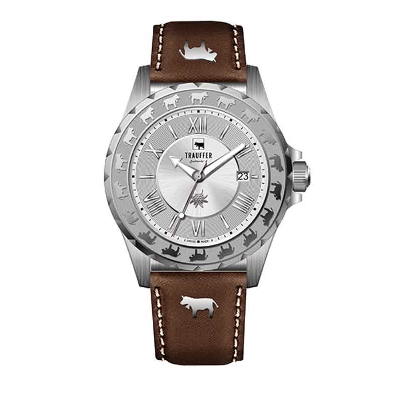 Trauffer Herrenuhr mit silberfarbenem Gehäuse, braunem Lederarmband, silbernem Zifferblatt und Alpaufzug-Gravur – Swiss Made