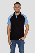 Herren Polo-Shirt Edelweiss Twist – Elegantes Poloshirt mit dezenten Edelweiss-Akzenten am Kragen und den Ärmelabschlüssen. Hochwertige Baumwollmischung, sportlich-eleganter Schnitt, ideal für Alltag, Freizeit und besondere Anlässe. Schweizer Design von Edelvetica.