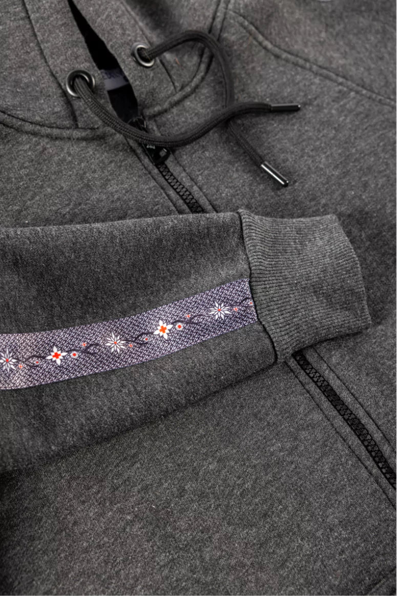 Herren-Sweatjacke mit Edelweiss-Design von Edelvetica in verschiedenen Farben, aus 100% Premium-Baumwolle.